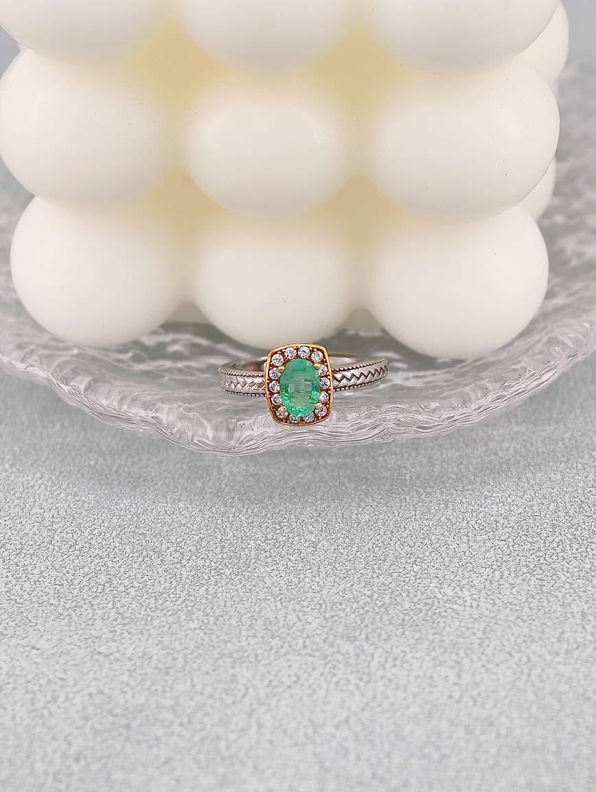 Natural Emerald Delicate Ring