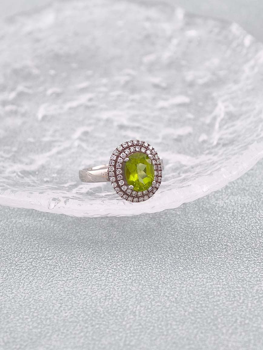 Natural Peridot Exquisite Ring