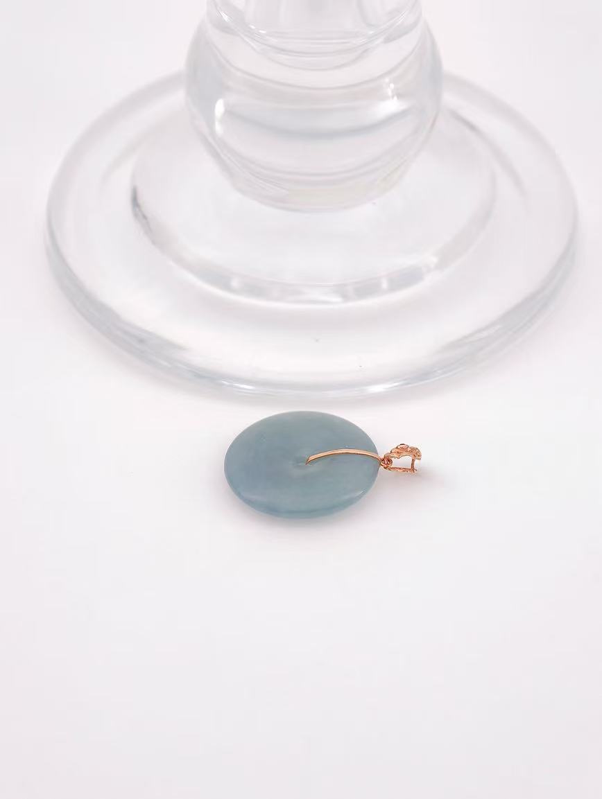 18K Gold Natural Jadeite Peace Buckle Pendant