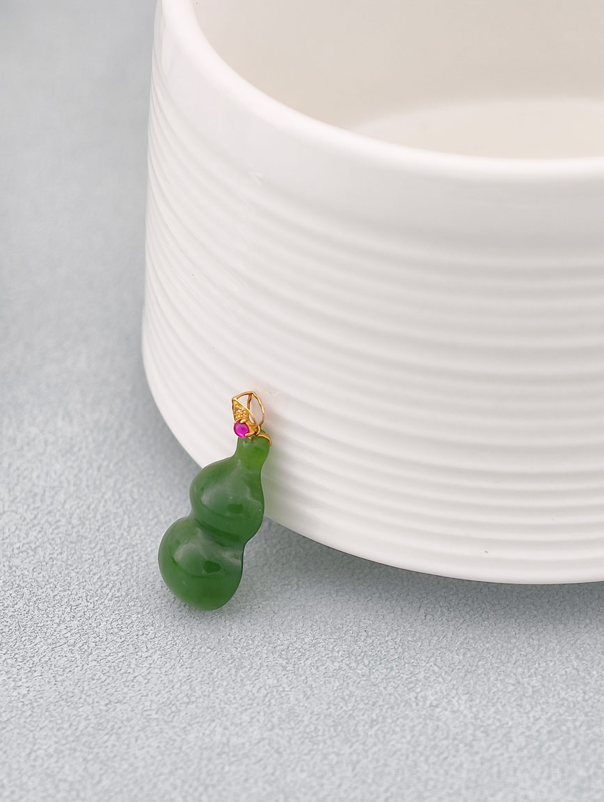 18K Gold Natural Jasper Gourd Simple Style Pendant