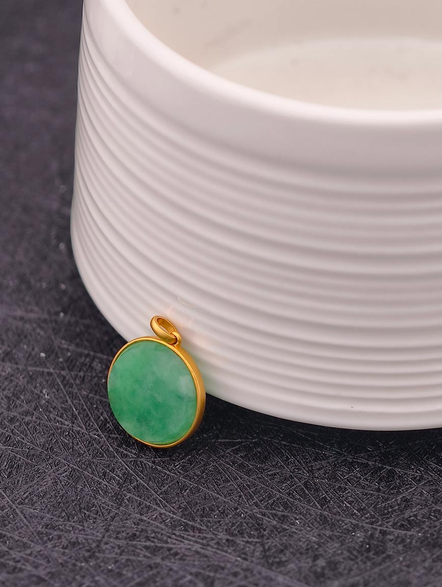Exquisite 18K Gold Natural Jadeite Pendant