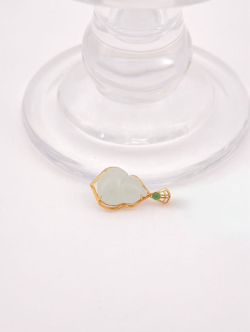 18K Gold Natural Jadeite Gourd Pendant