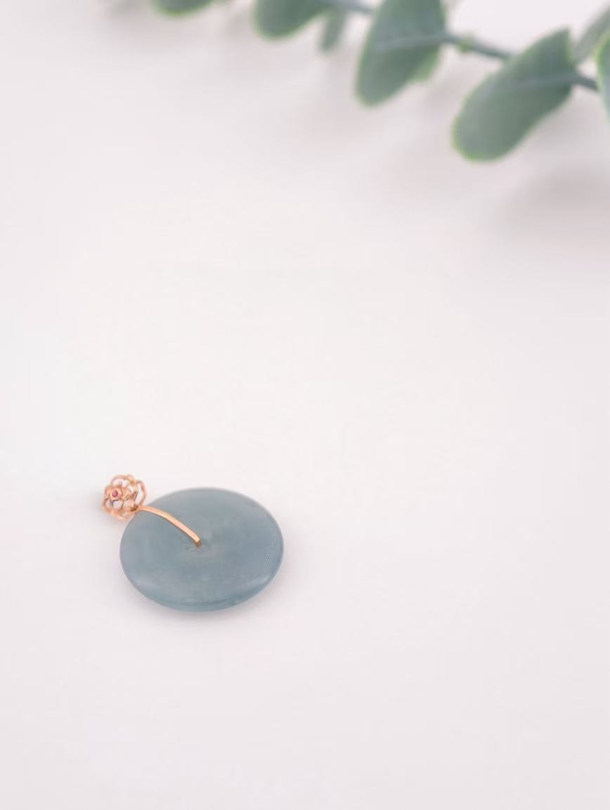 18K Gold Natural Jadeite Peace Buckle Pendant