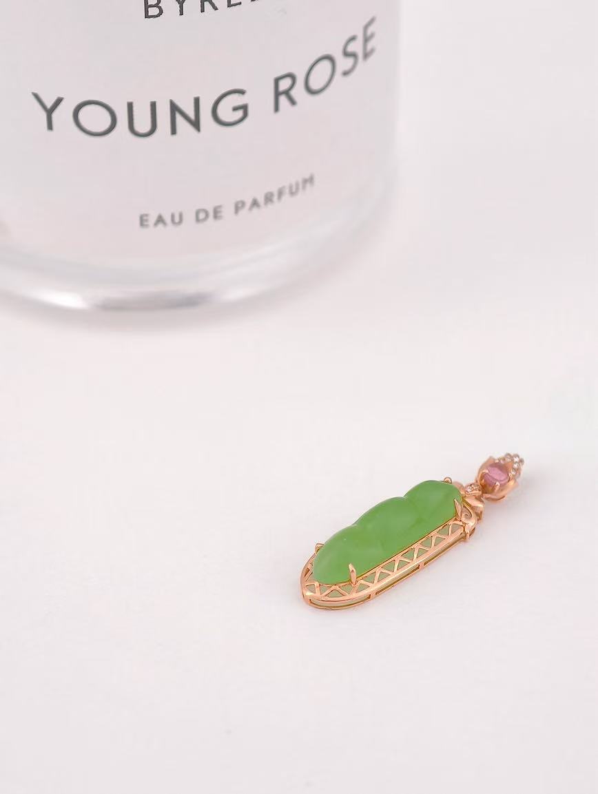 18K Gold Apple Green Jasper Pendant