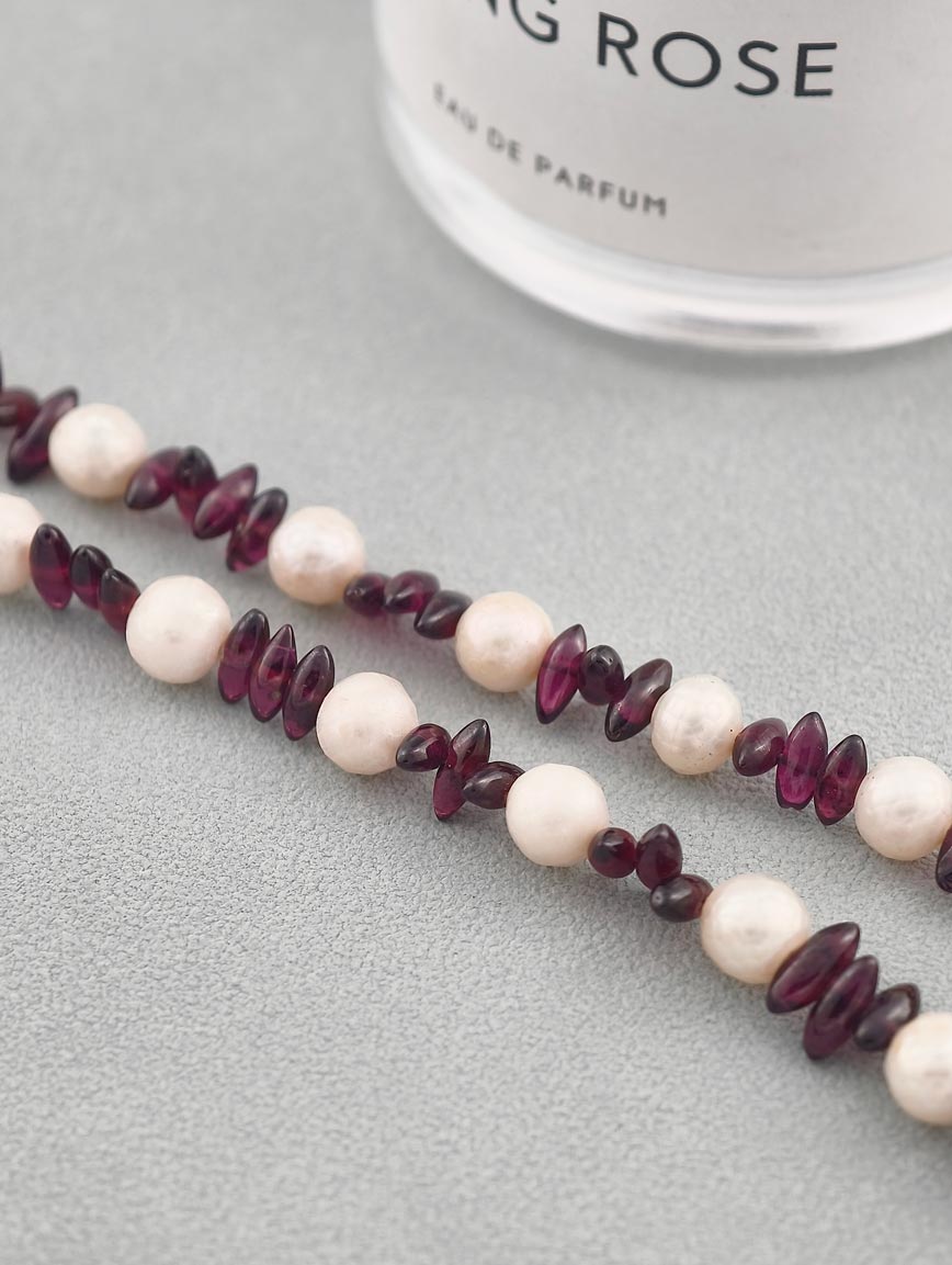 Freshwater Pearl with Garnet Delicate Style Necklace