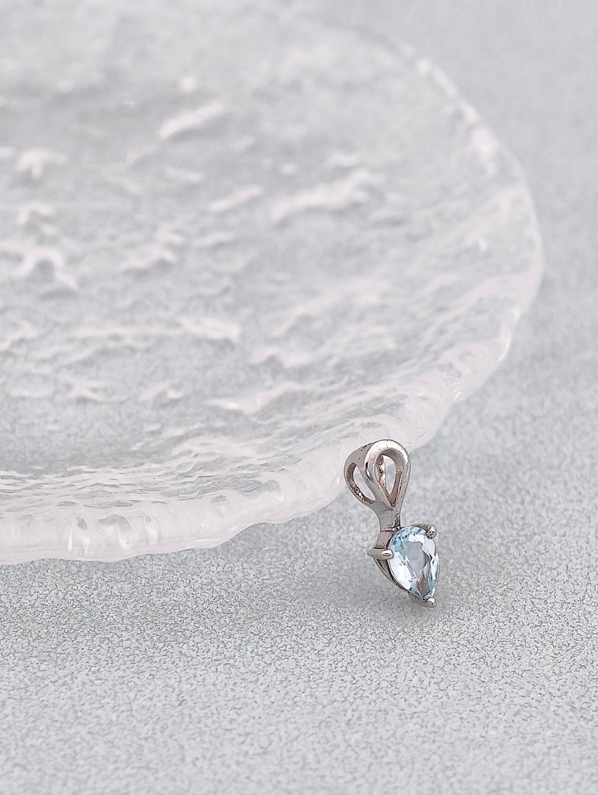 Natural Blue Topaz Simple Style Pendant