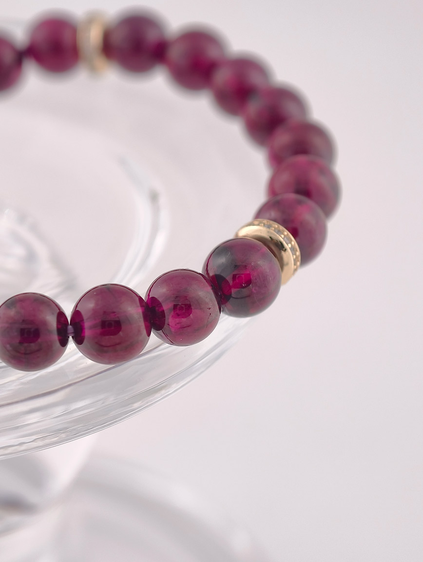 Natural Garnet Exquisite Style Bracelet