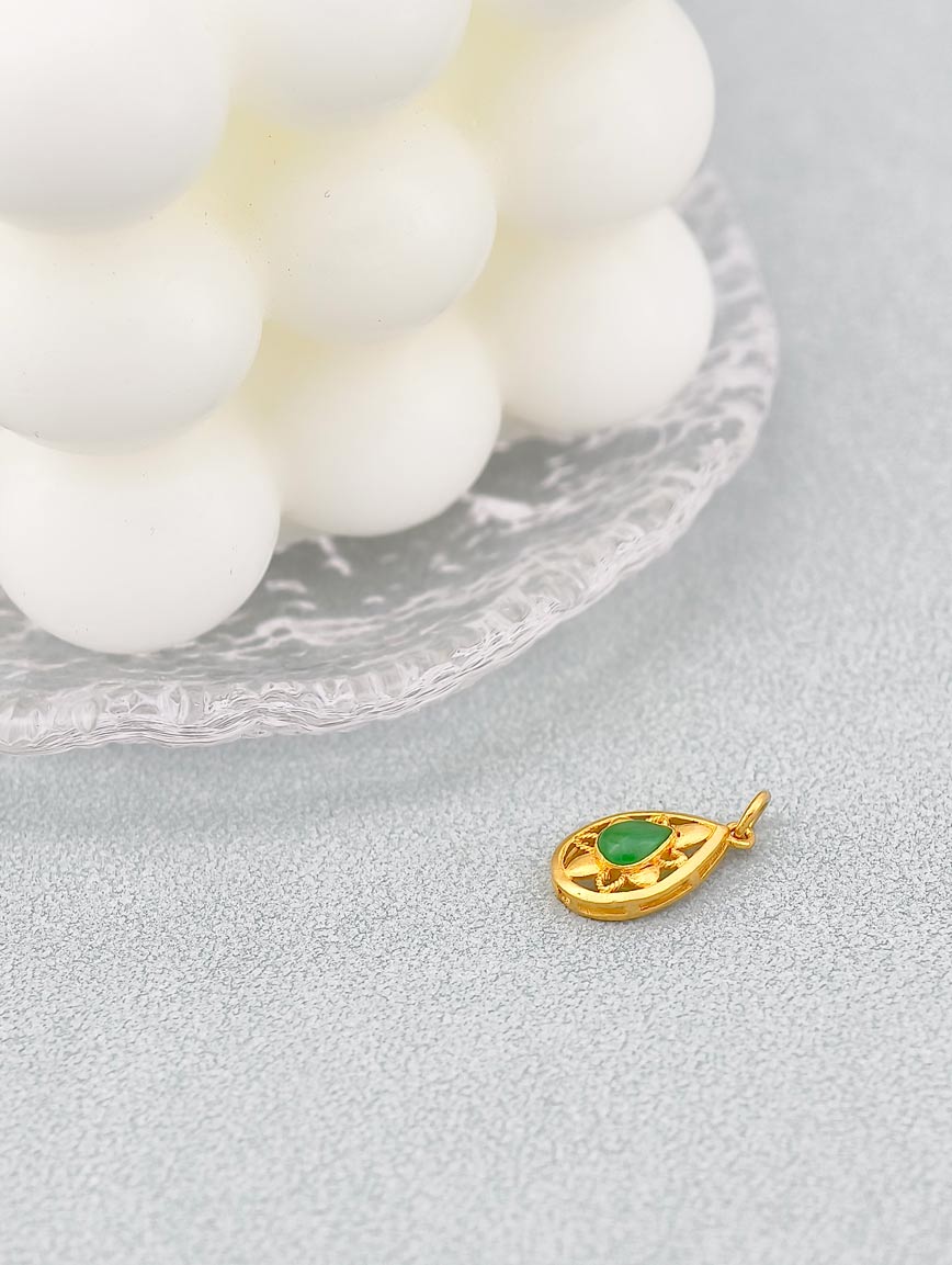 18K Gold Natural Jadeite Design Style Pendant