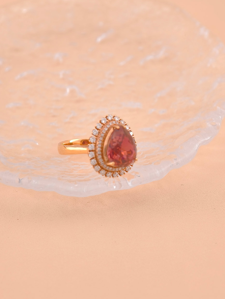 18k Gold Inlaid Drop-Shaped Red Tourmaline Ring