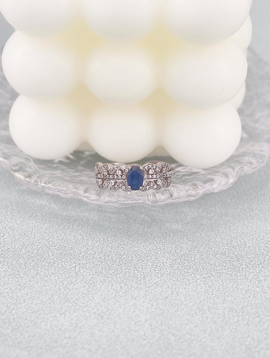 A dual Wearing Sapphire Ring