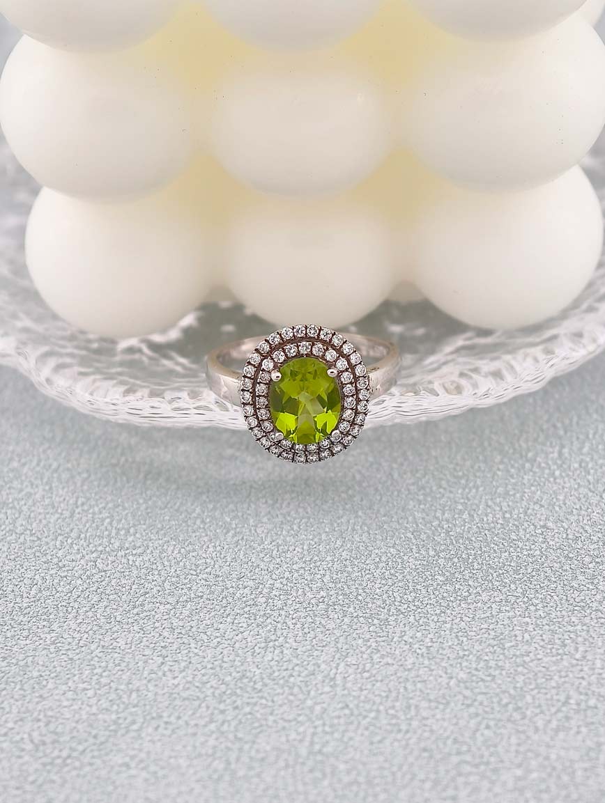 Natural Peridot Exquisite Ring