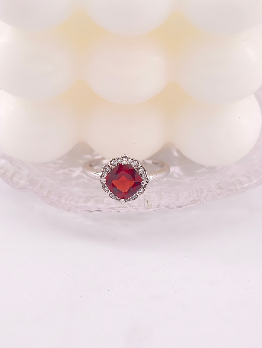Natural Wine Red Garnet Design Ring