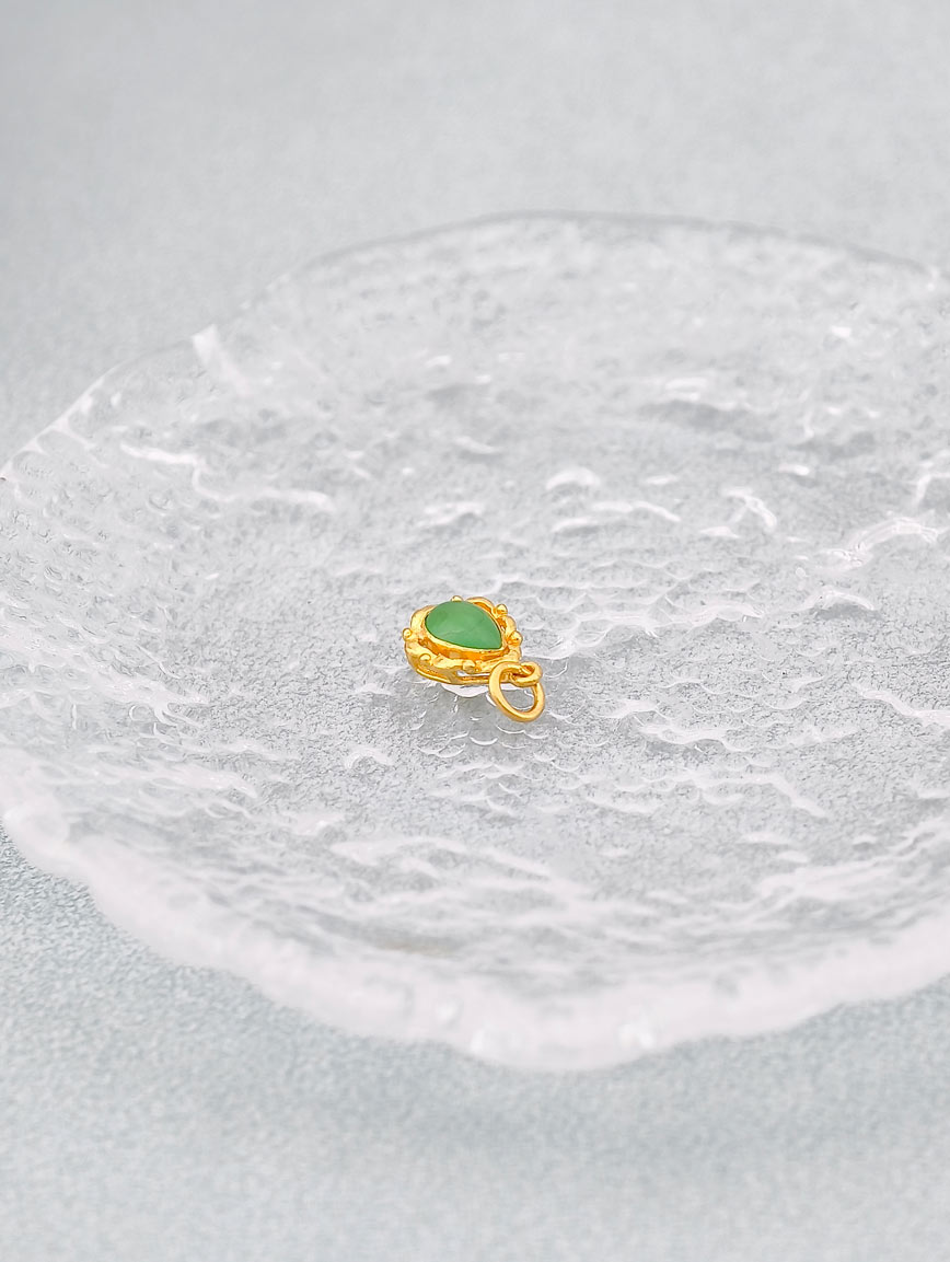 18K Gold Natural Water Drop Shaped Jadeite Pendant