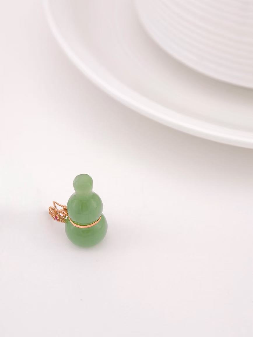 18K Gold Natural Jasper Gourd Pendant