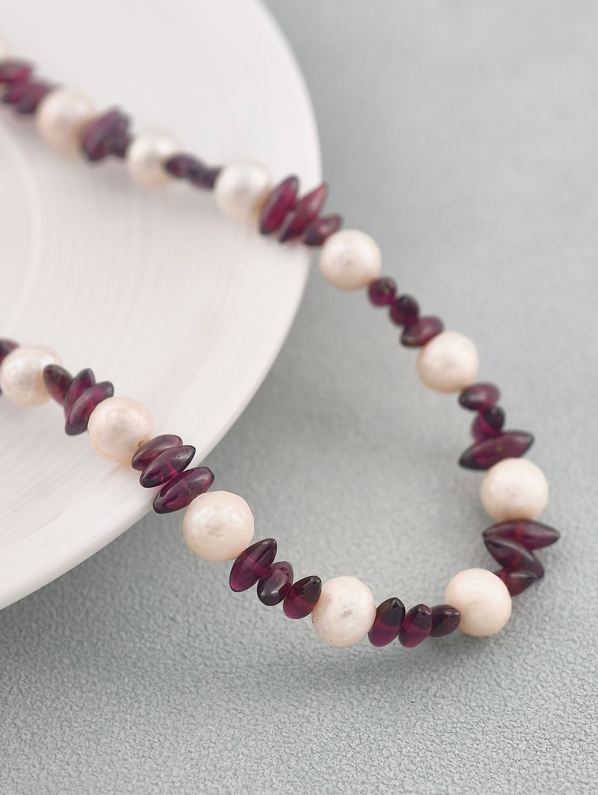 Freshwater Pearl with Garnet Delicate Style Necklace