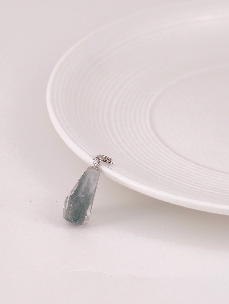 Natural Green Phantom Simple Style Pendant