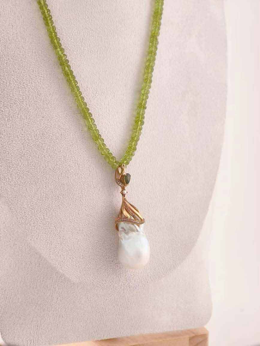Freshwater Pearl and Peridot 14K Gold Inlaid Necklace